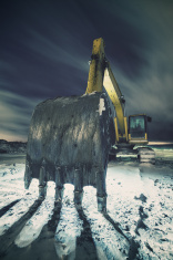 stock-photo-37859292-digging-into-the-snow   